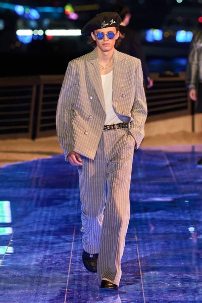 Look 8